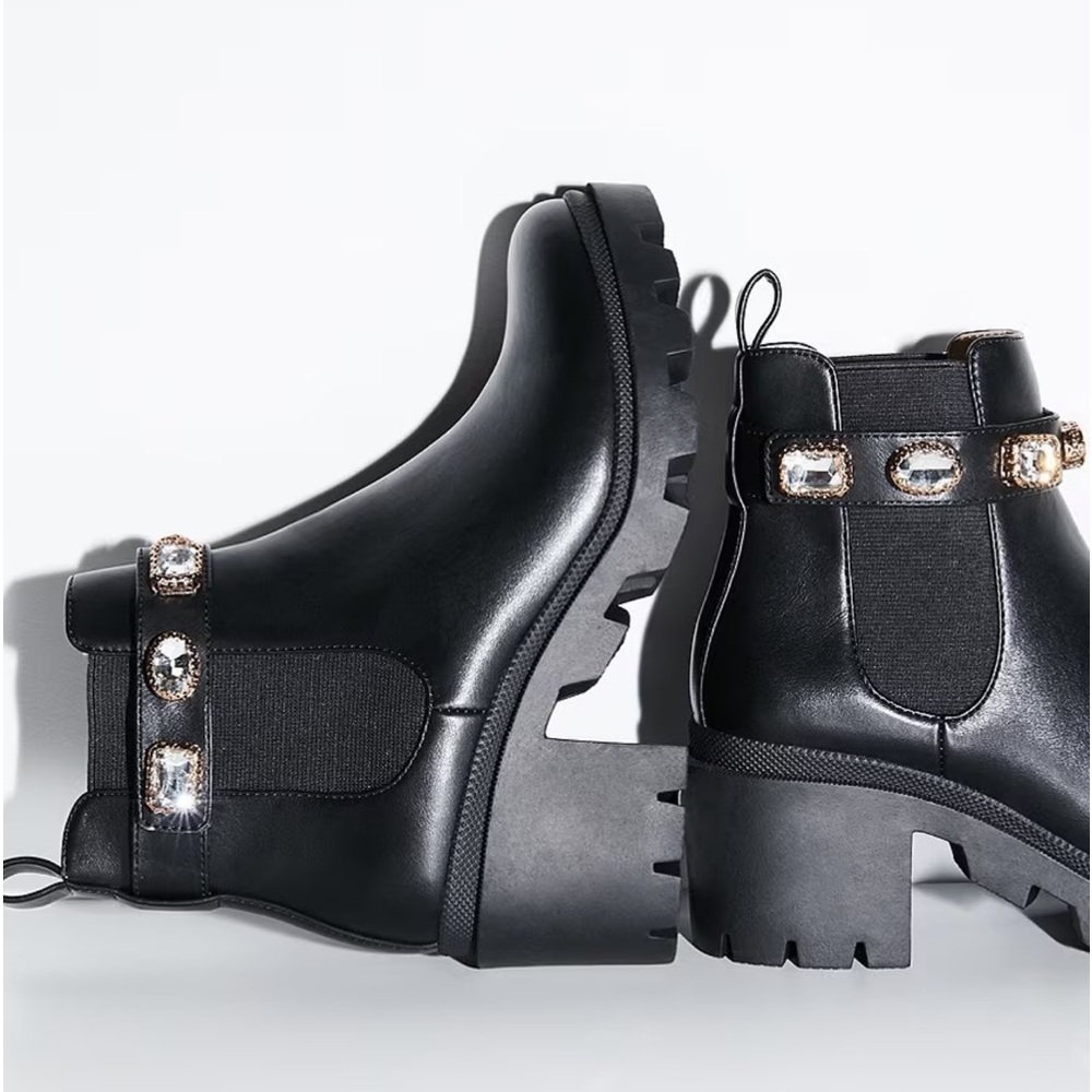 Steve Madden Amulet Ankle Bootie Size 8